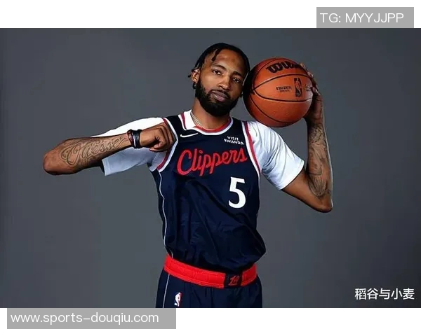 小琼斯坚定表示无论首发与否始终专注盯防对手核心球员并勇敢出手 小琼斯坚定表示无论首发与否始终专注盯防对手核心球员并勇敢出手