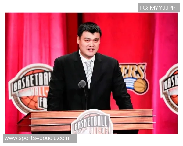 姚明与街球王阿尔斯通重聚合影引发球迷回忆与热议