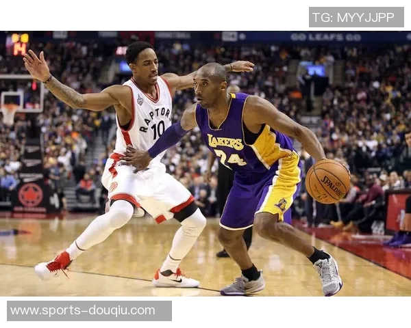 沃特福德上半场表现抢眼6投4中贡献13分4助攻正负值7 沃特福德上半场表现抢眼6投4中贡献13分4助攻正负值7